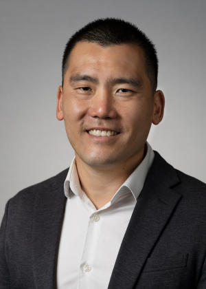 Corporate head shot of Desmond Chin